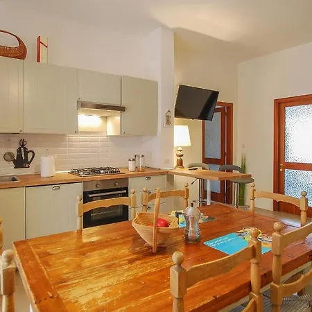 Apartment 3 Bedroom Amazing In *