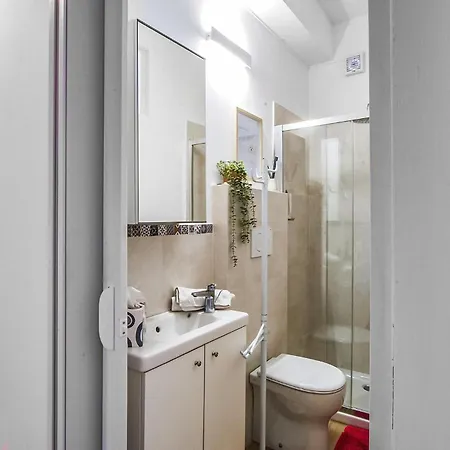 3 Bedroom Stunning In 아파트 *