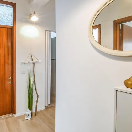 아파트 3 Bedroom Stunning In